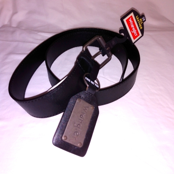Wrangler Other - Wrangler leather belt with Key Fob